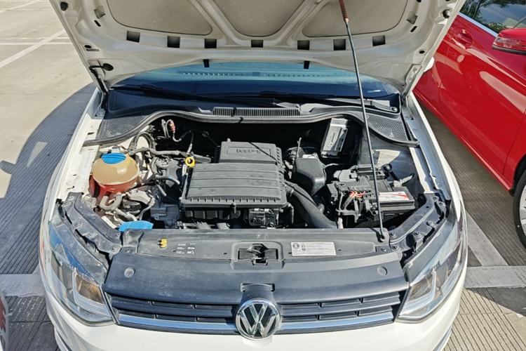 Used Volkswagen Polo 2014 1.6L Automatic Comfort Edition Engine Bay