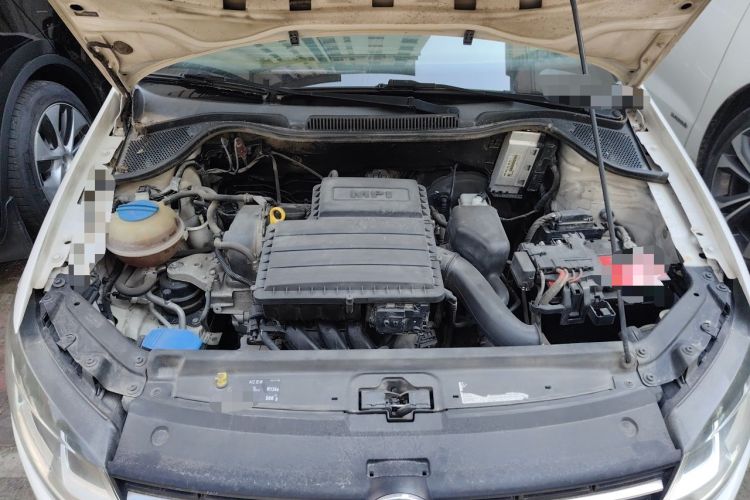 Used Volkswagen Polo 2014 1.4L Automatic Luxury Edition Engine Bay