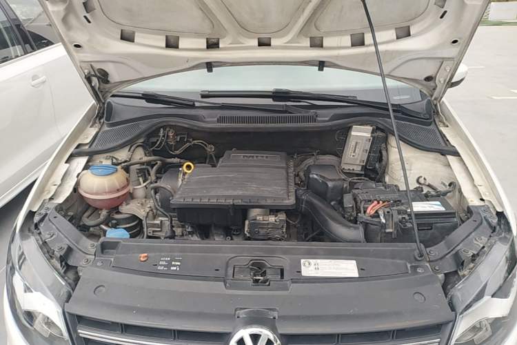 Used Volkswagen Polo 2014 1.4L Manual Fashion Edition Engine Bay