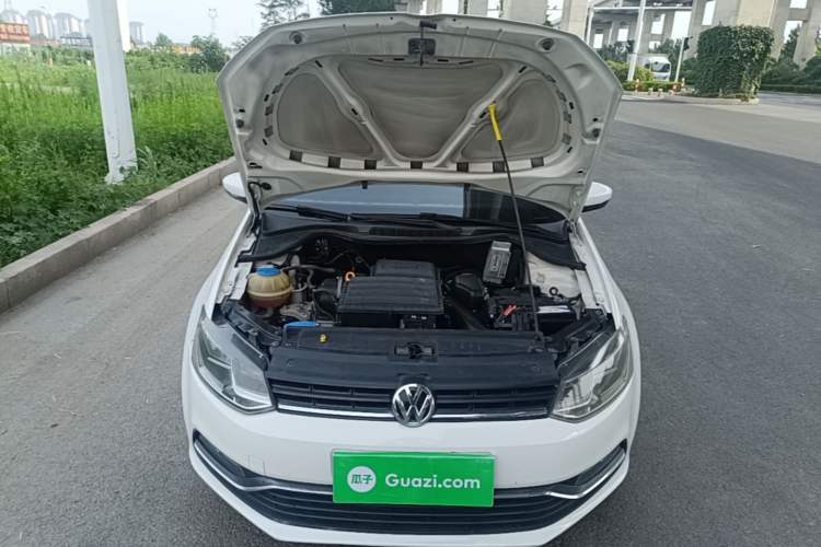 Used Volkswagen Polo 2014 1.4L Automatic Comfort Edition Engine Bay