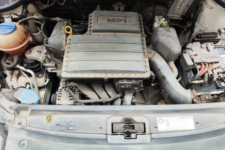 Used Volkswagen Polo 2014 1.6L Automatic Comfort Edition Engine Bay