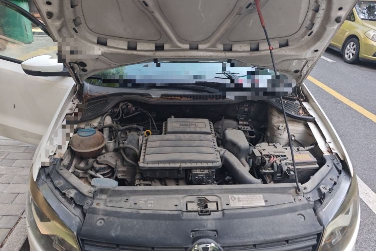 Used Volkswagen Polo 2014 1.4L Manual Fashion Edition Engine Bay