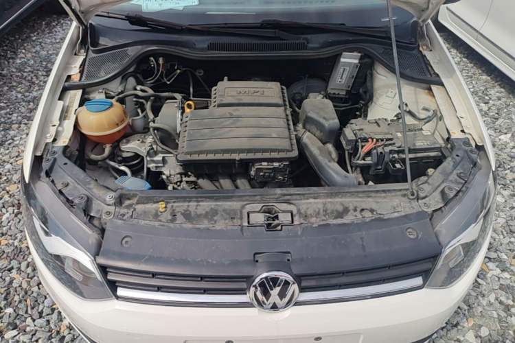 Used Volkswagen Polo 2014 1.4L Manual Fashion Edition Engine Bay