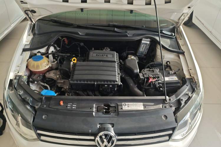 Used Volkswagen Polo 2014 1.4L Automatic Luxury Edition Engine Bay