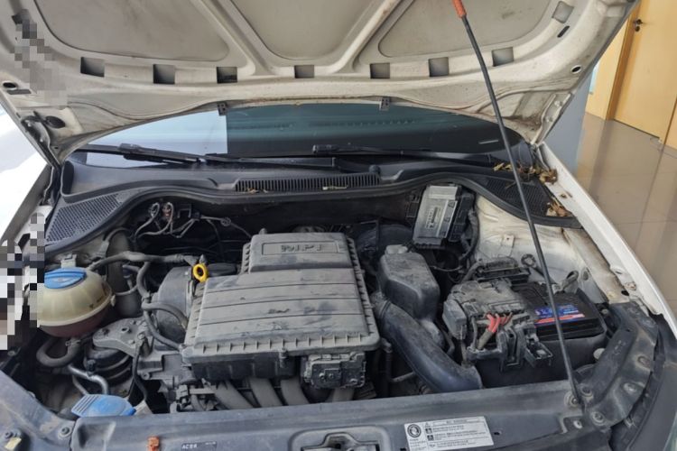 Used Volkswagen Polo 2014 1.6L Automatic Comfort Edition Engine Bay
