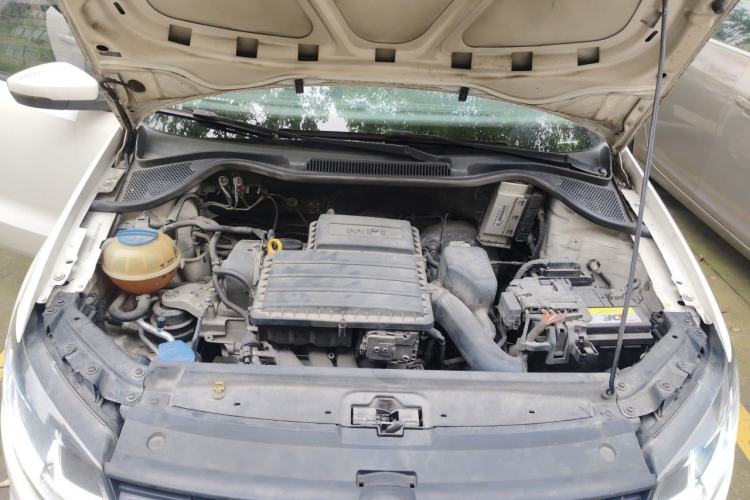Used Volkswagen Polo 2014 1.6L Automatic Comfort Edition Engine Bay
