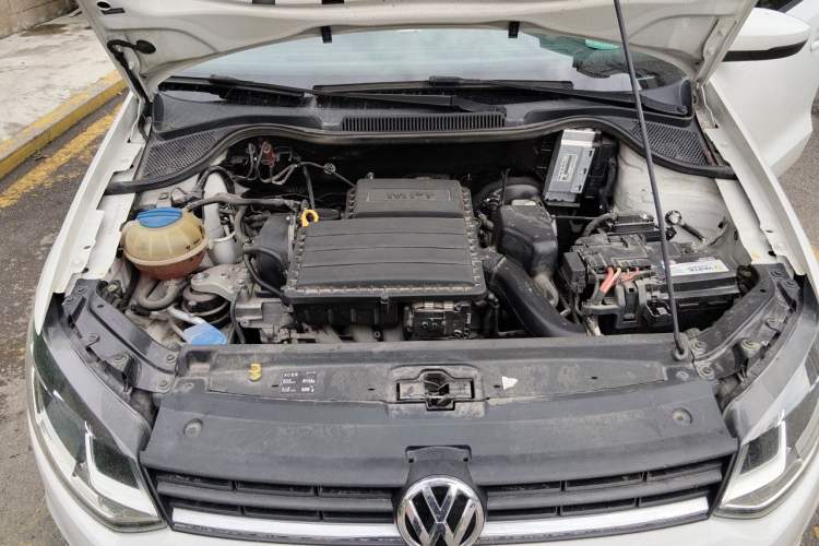 Used Volkswagen Polo 2014 1.6L Automatic Comfort Edition Engine Bay