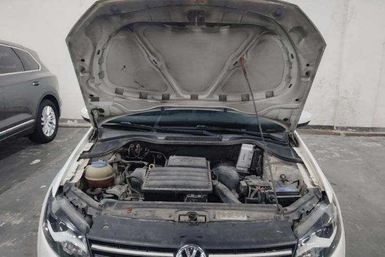 Used Volkswagen Polo 2014 1.4L Manual Fashion Edition Engine Bay