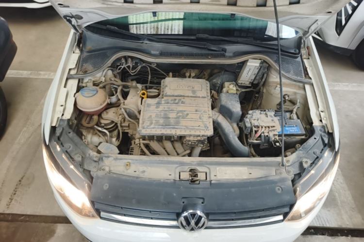Used Volkswagen Polo 2014 1.4L Manual Fashion Edition Engine Bay