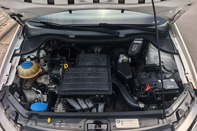 Used Volkswagen Polo 2014 1.6L Automatic Luxury Edition Engine Bay