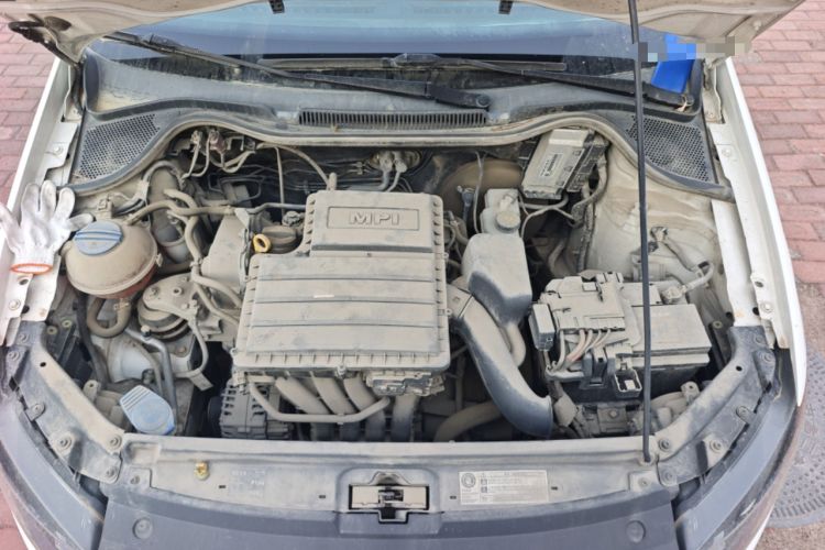 Used Volkswagen Polo 2014 1.4L Manual Fashion Edition Engine Bay