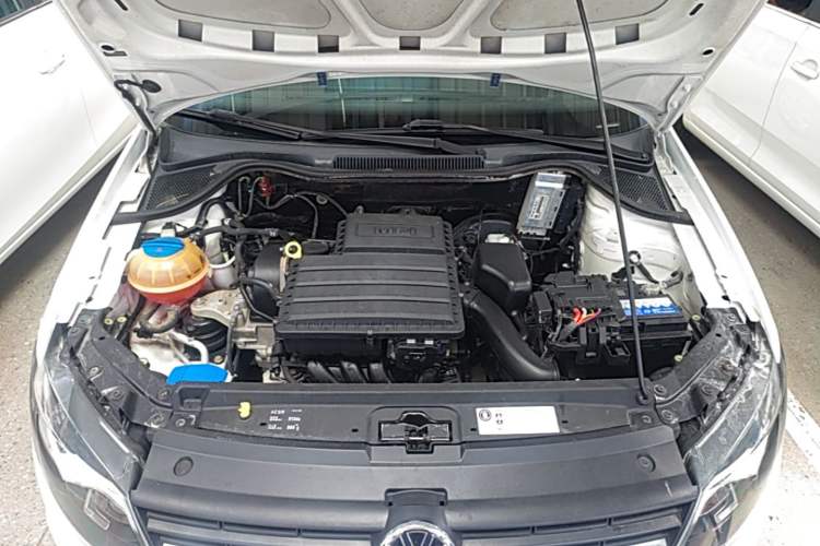 Used Volkswagen Polo 2014 1.4L Manual Fashion Edition Engine Bay