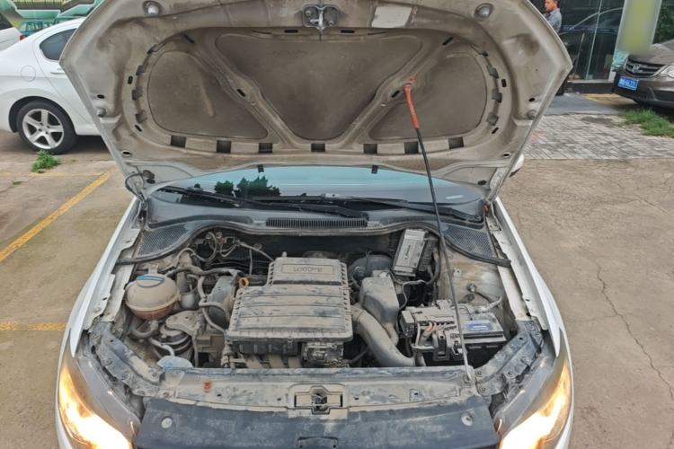 Used Volkswagen Polo 2014 1.4L Manual Fashion Edition Engine Bay