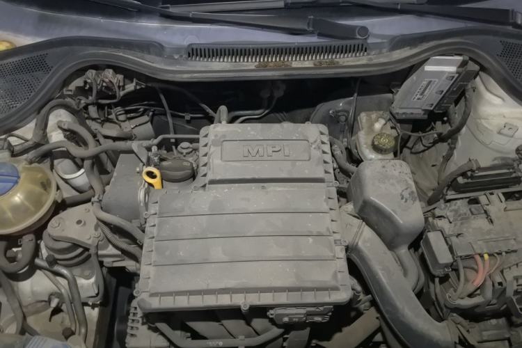 Used Volkswagen Polo 2014 1.6L Automatic Comfort Edition Engine Bay