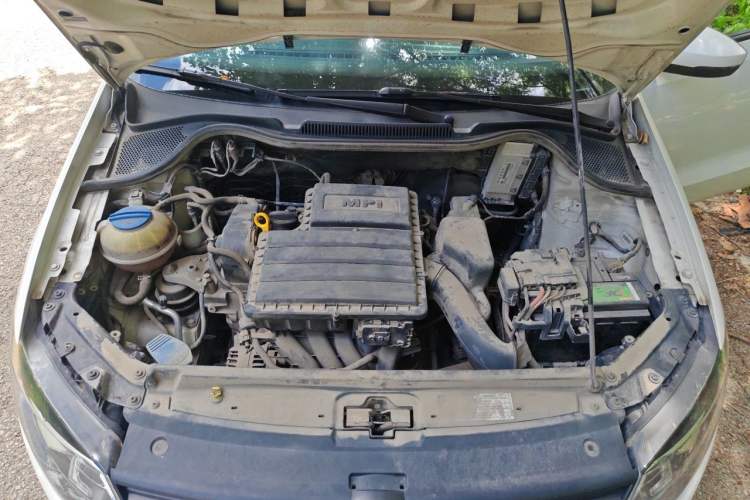 Used Volkswagen Polo 2014 1.4L Manual Fashion Edition Engine Bay