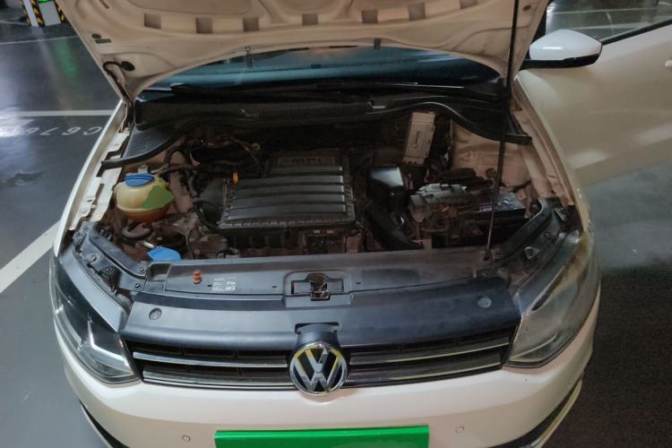 Used Volkswagen Polo 2014 1.6L Automatic Luxury Edition Engine Bay