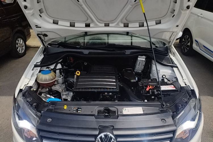 Used Volkswagen Polo 2014 1.4L Manual Fashion Edition Engine Bay