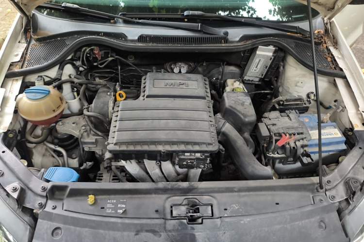 Used Volkswagen Polo 2014 1.6L Automatic Comfort Edition Engine Bay