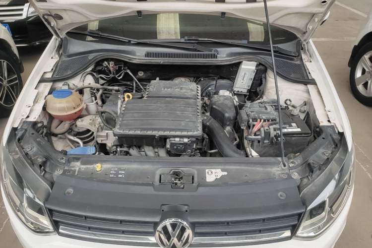 Used Volkswagen Polo 2014 1.4L Automatic Comfort Edition Engine Bay