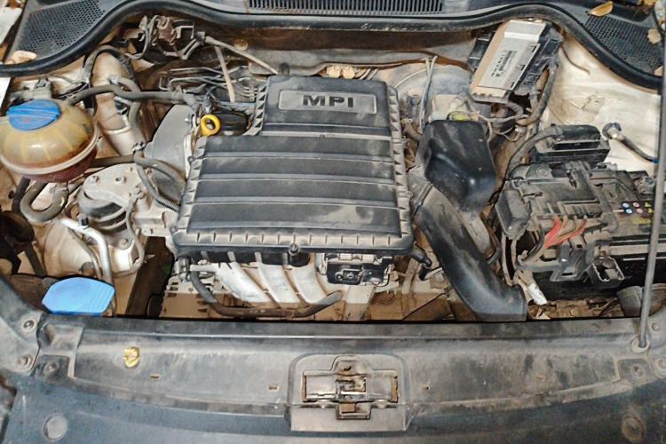 Used Volkswagen Polo 2014 1.6L Automatic Comfort Edition Engine Bay