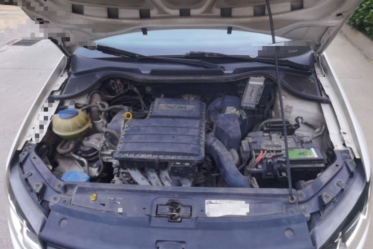 Used Volkswagen Polo 2014 1.6L Automatic Comfort Edition Engine Bay