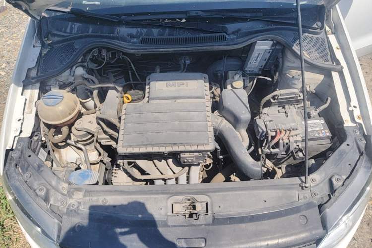 Used Volkswagen Polo 2014 1.4L Automatic Comfort Edition Engine Bay