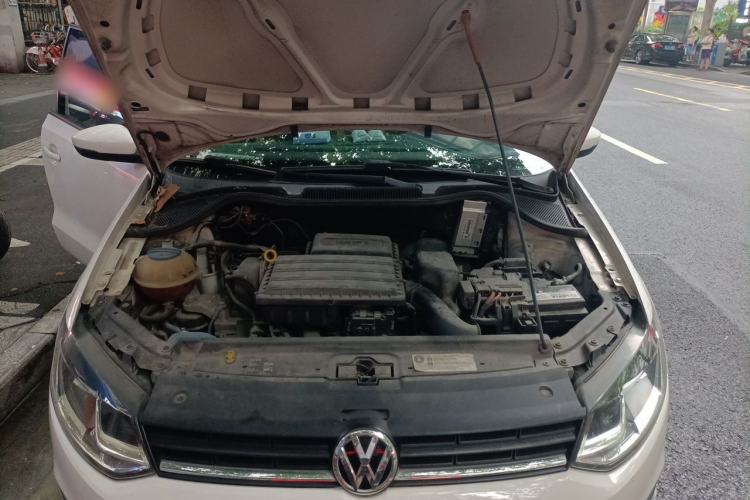 Used Volkswagen Polo 2014 1.6L Automatic Comfort Edition Engine Bay