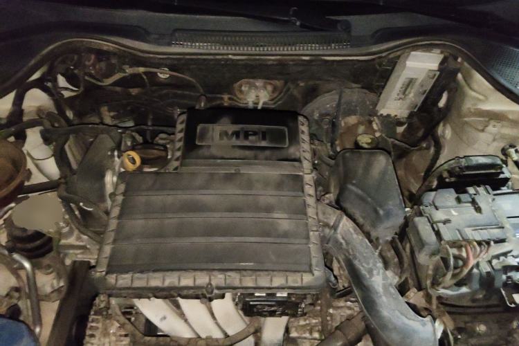 Used Volkswagen Polo 2014 1.6L Automatic Comfort Edition Engine Bay