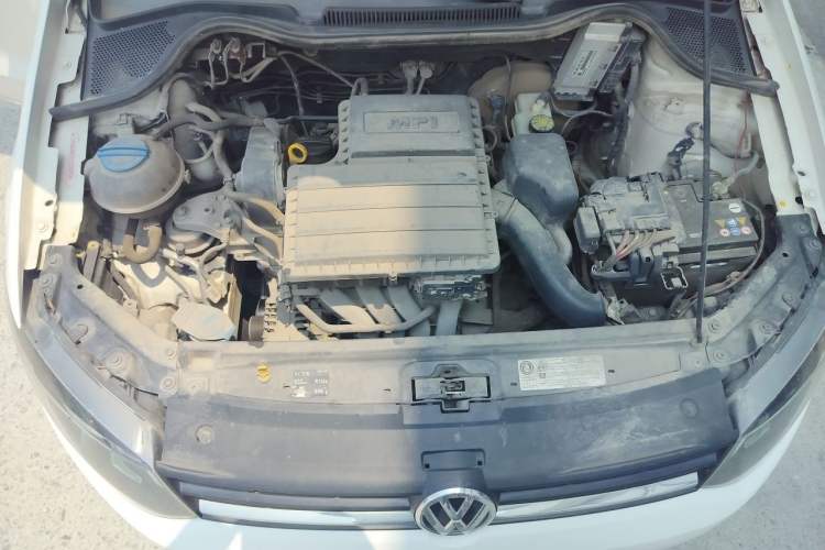 Used Volkswagen Polo 2014 1.4L Manual Fashion Edition Engine Bay
