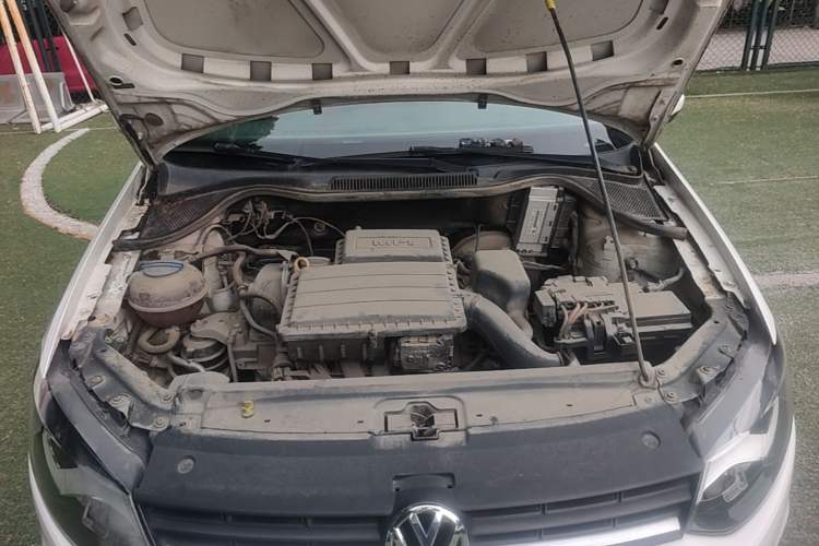 Used Volkswagen Polo 2014 1.4L Manual Fashion Edition Engine Bay