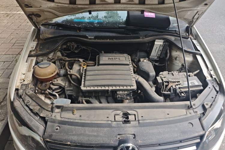 Used Volkswagen Polo 2014 1.4L Manual Fashion Edition Engine Bay