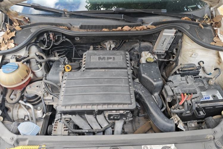 Used Volkswagen Polo 2014 1.6L Automatic Comfort Edition Engine Bay