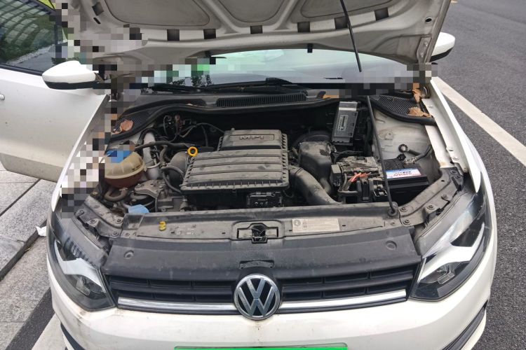Used Volkswagen Polo 2014 1.4L Manual Fashion Edition Engine Bay