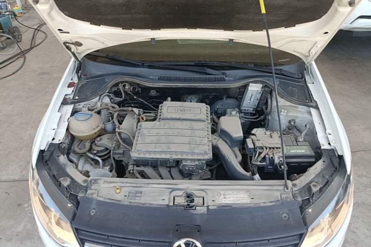 Used Volkswagen Polo 2014 1.6L Manual Comfort Edition Engine Bay