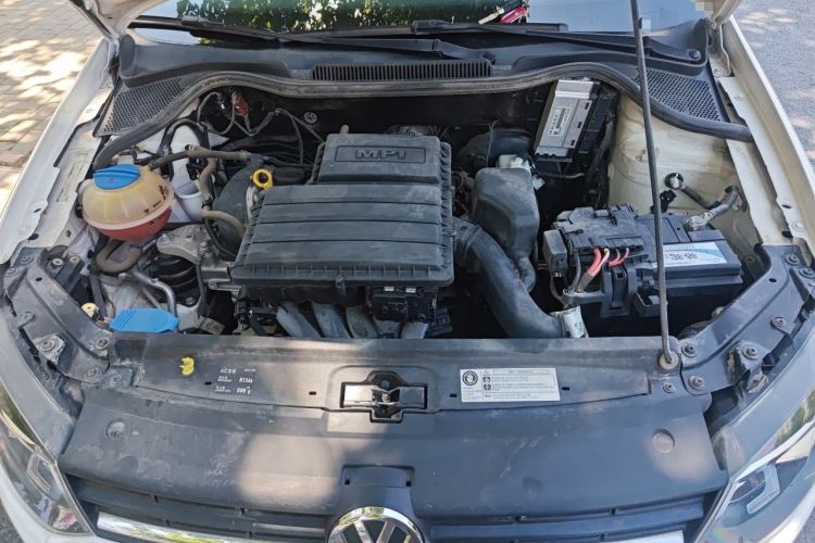 Used Volkswagen Polo 2014 1.4L Manual Fashion Edition Engine Bay