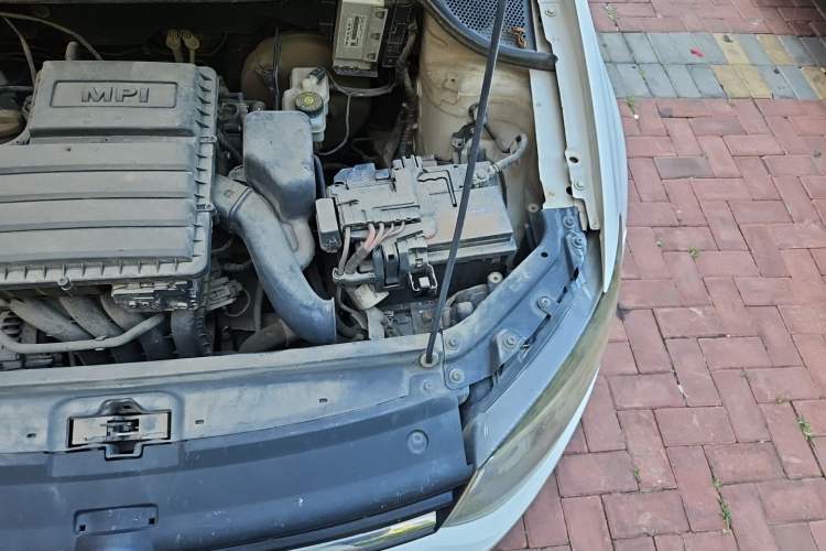 Used Volkswagen Polo 2014 1.4L Manual Fashion Edition Engine Bay Left