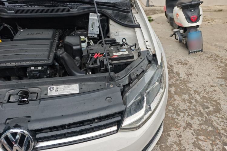 Used Volkswagen Polo 2014 1.6L Automatic Comfort Edition Engine Bay Left