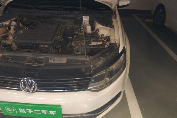 Used Volkswagen Polo 2014 1.6L Automatic Comfort Edition Engine Bay Left