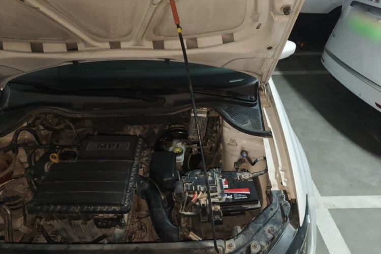 Used Volkswagen Polo 2014 1.6L Manual Comfort Edition Engine Bay Left