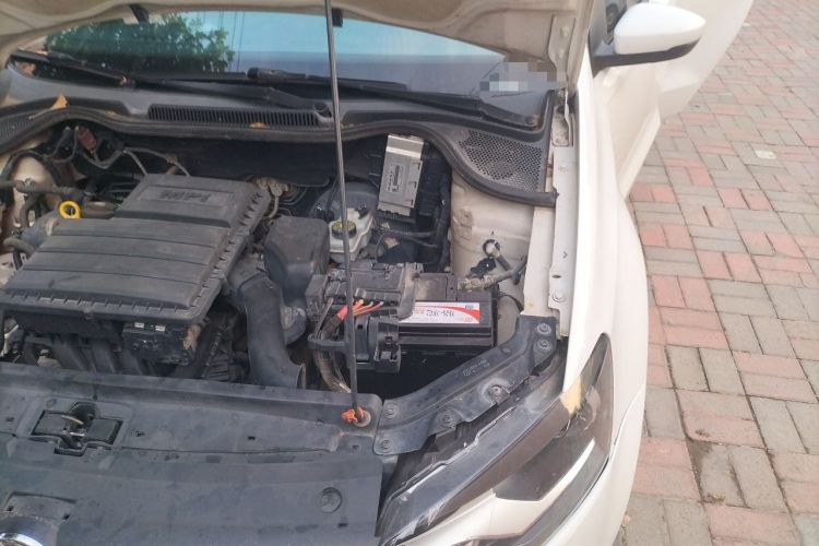 Used Volkswagen Polo 2014 1.4L Manual Fashion Edition Engine Bay Left