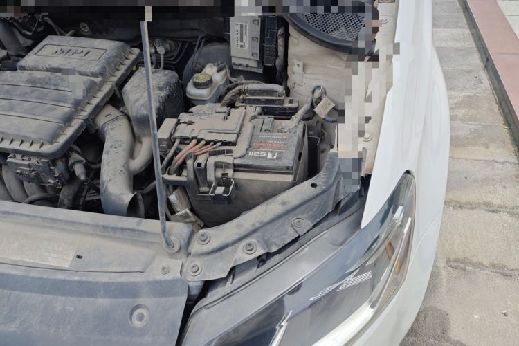 Used Volkswagen Polo 2014 1.4L Automatic Comfort Edition Engine Bay Left