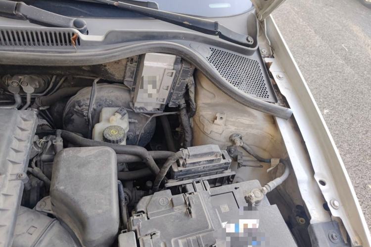 Used Volkswagen Polo 2014 1.6L Automatic Luxury Edition Engine Bay Left