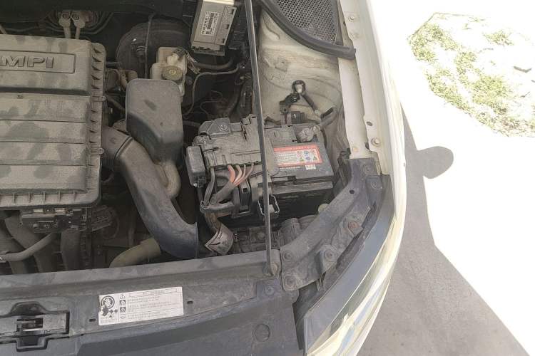 Used Volkswagen Polo 2014 1.4L Manual Comfort Edition Engine Bay Left