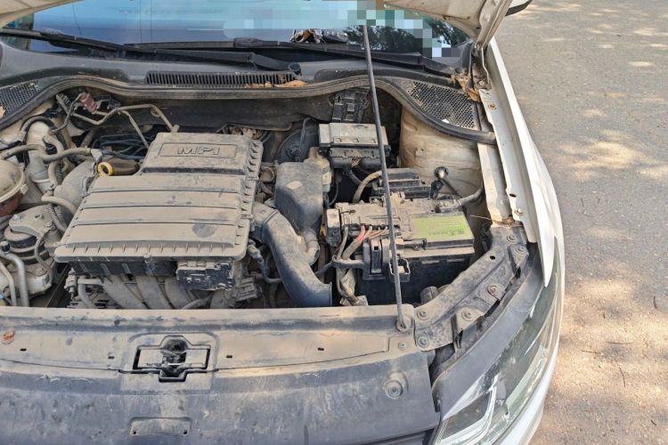 Used Volkswagen Polo 2014 1.4L Automatic Comfort Edition Engine Bay Left
