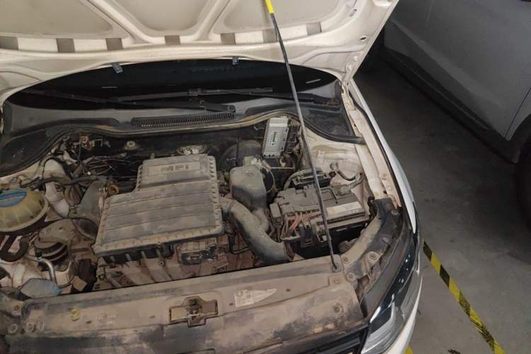 Used Volkswagen Polo 2014 1.6L Automatic Comfort Edition Engine Bay Left