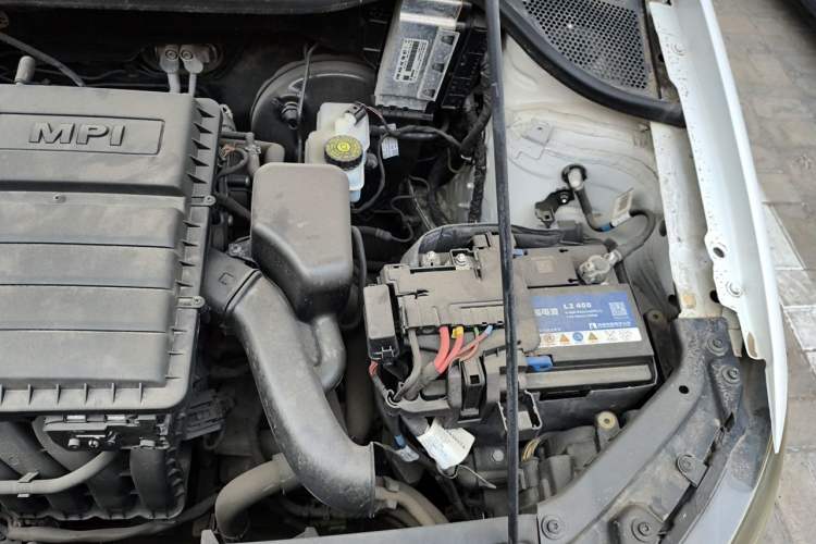 Used Volkswagen Polo 2014 1.4L Manual Fashion Edition Engine Bay Left