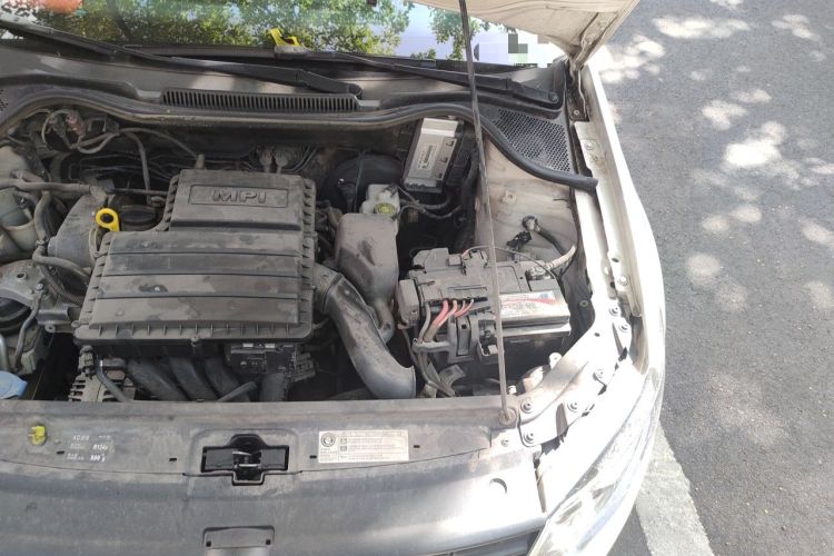 Used Volkswagen Polo 2014 1.4L Manual Fashion Edition Engine Bay Left