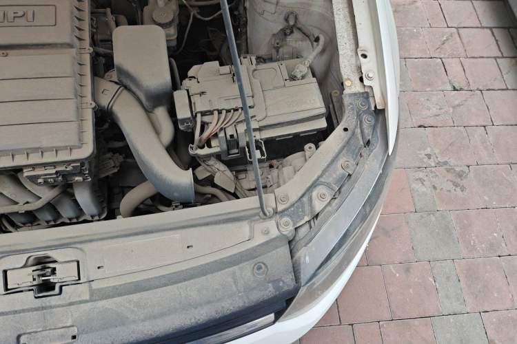 Used Volkswagen Polo 2014 1.4L Manual Fashion Edition Engine Bay Left