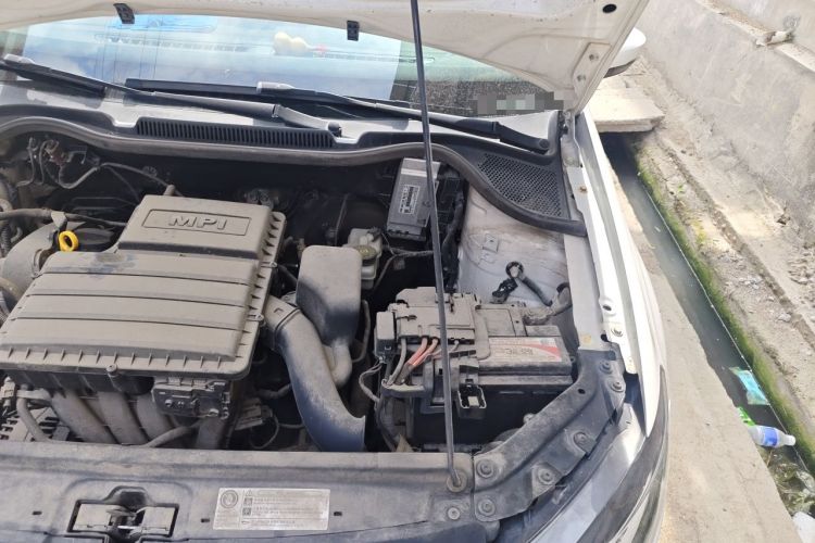 Used Volkswagen Polo 2014 1.4L Manual Fashion Edition Engine Bay Left
