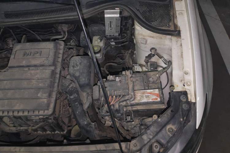 Used Volkswagen Polo 2014 1.4L Manual Fashion Edition Engine Bay Left